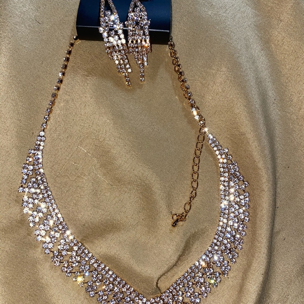 Windsor Necklace & Earring Set